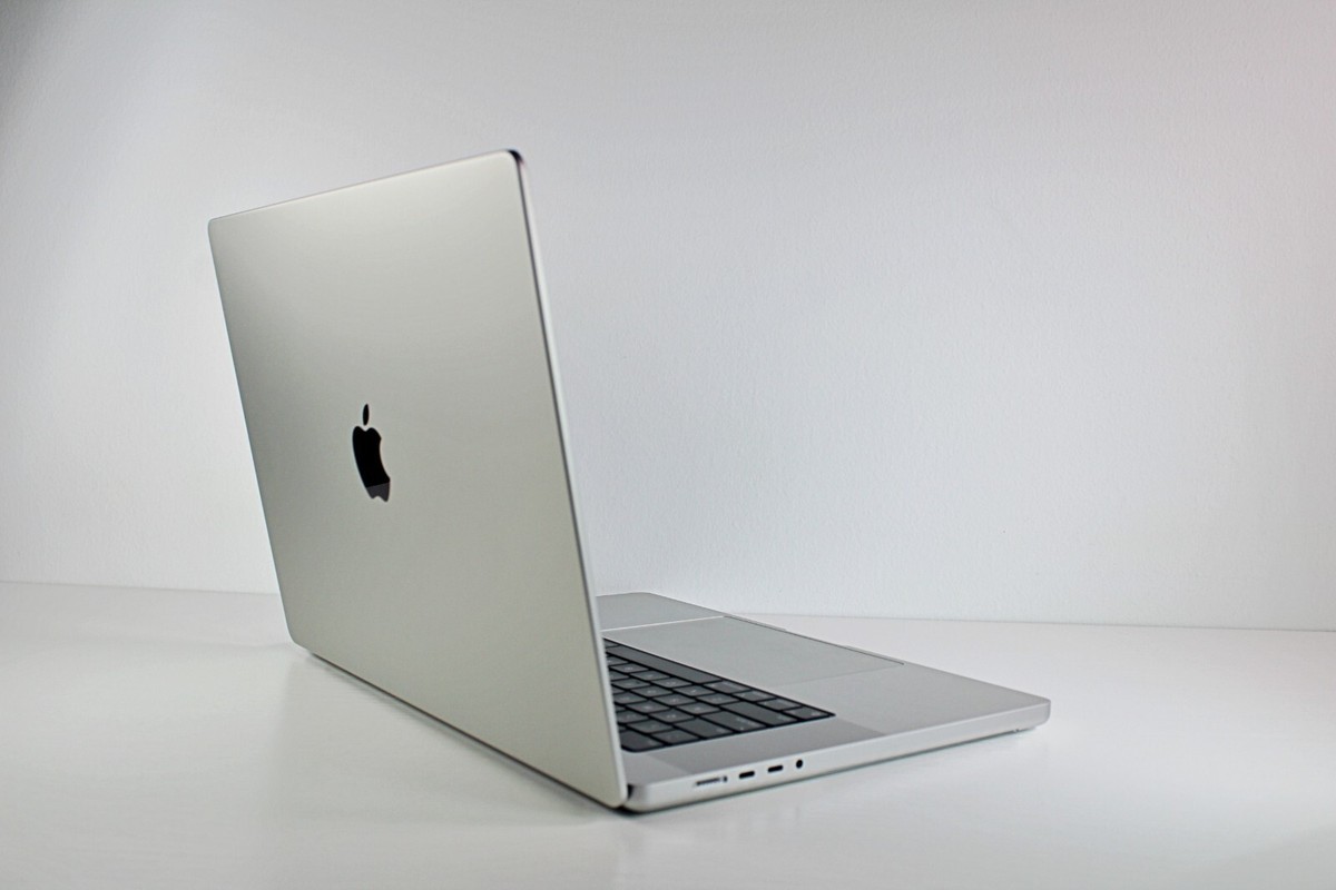 Apple MacBook Pro 16” (2021-2023) M1 M2 M3 Max 40-C 16GB- 128GB