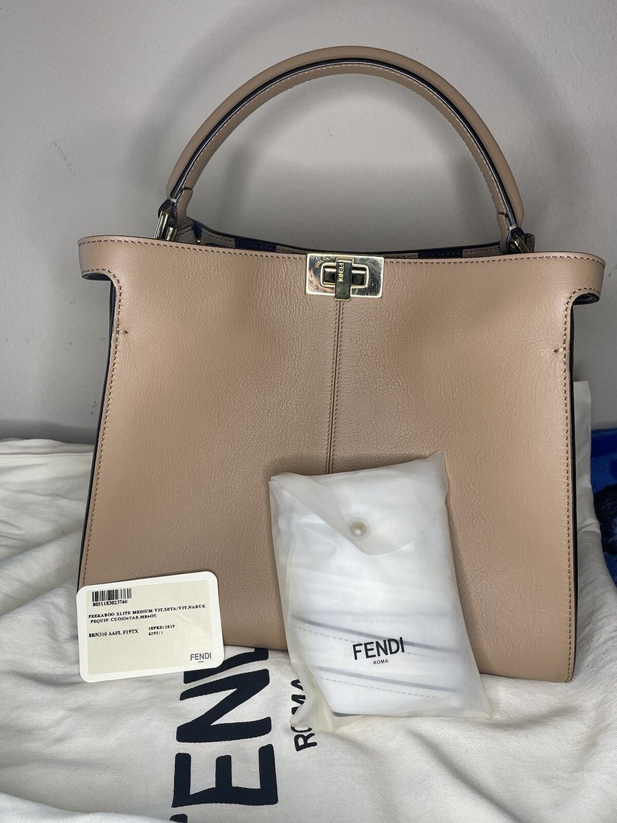 Auth FENDI Peekaboo X-Lite Medium 8BN-310 AAFL F19TX With Strap