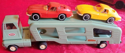 Vintage 1960 Tonka Green Car Carrier # 96 w/ ( 1 )Yellow & ( 1
