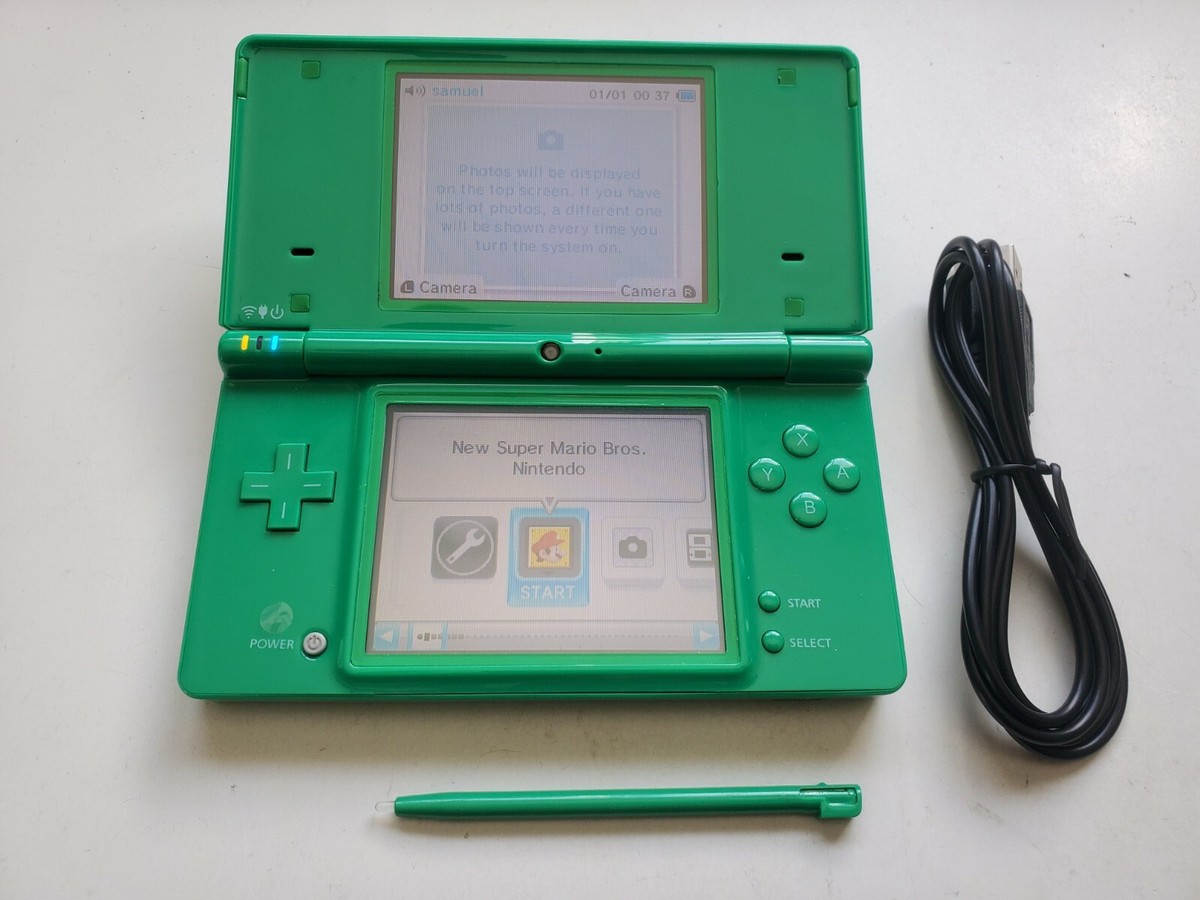 Nintendo DSi Green Handheld System + chargre FAST SHIPPING