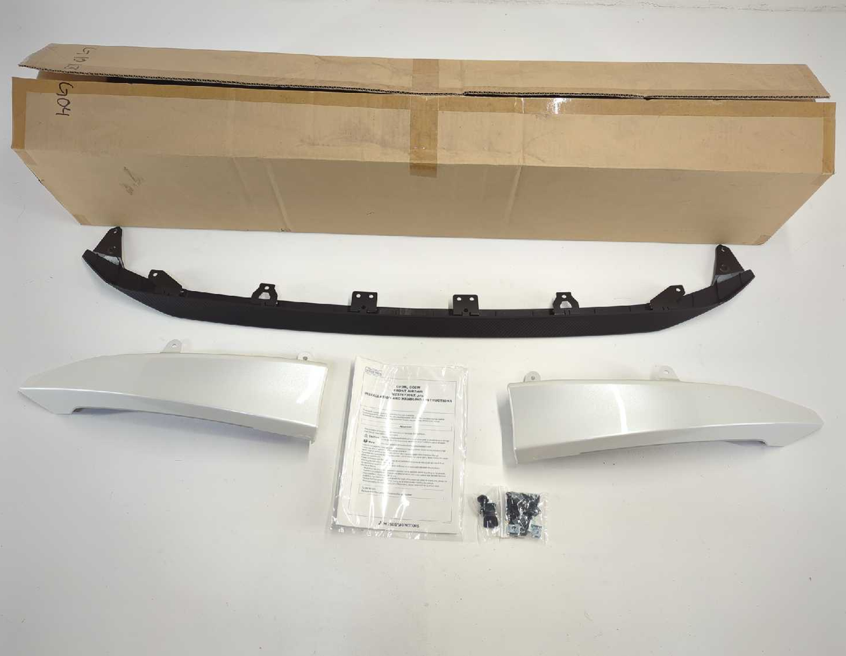 Genuine Mitsubishi Exterior Front Corner Air Dams White MZ576732EX