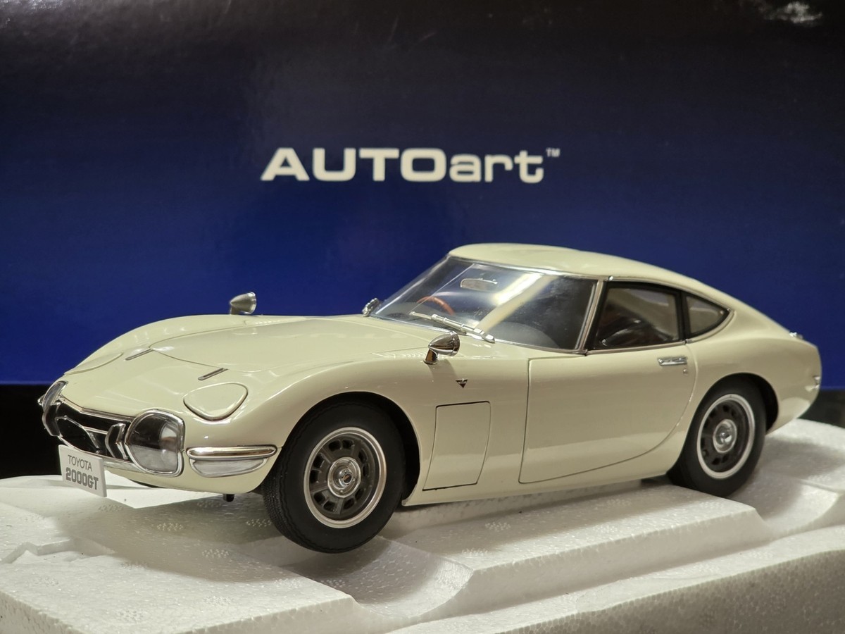 トヨタ2000GT 007ボンドカー 白オープンカー 1/18 AUTOART AUTO art