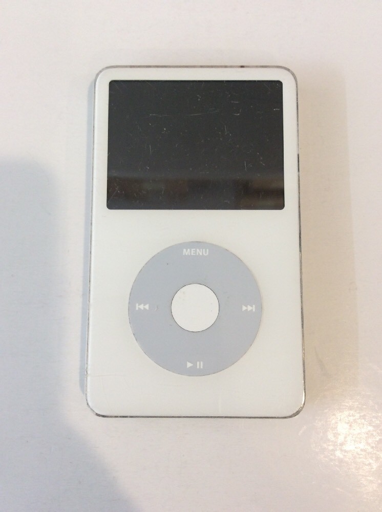 Apple iPod classic 5th Generation White (30 GB) (MA002LL) with New