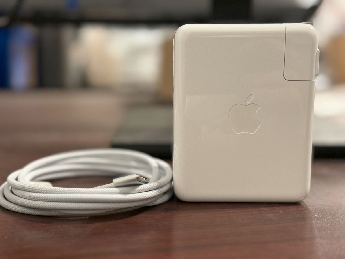 Genuine Apple 140W USB-C Power Adapter for MacBook With MagSafe 3