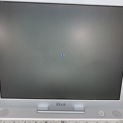 Vintage White Apple iBook G3 PowerPC 750 500MHz Laptop M6497