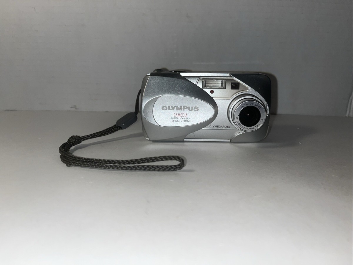 Olympus CAMEDIA D-560 Zoom 3.2MP Digital Camera - Silver ~ Parts