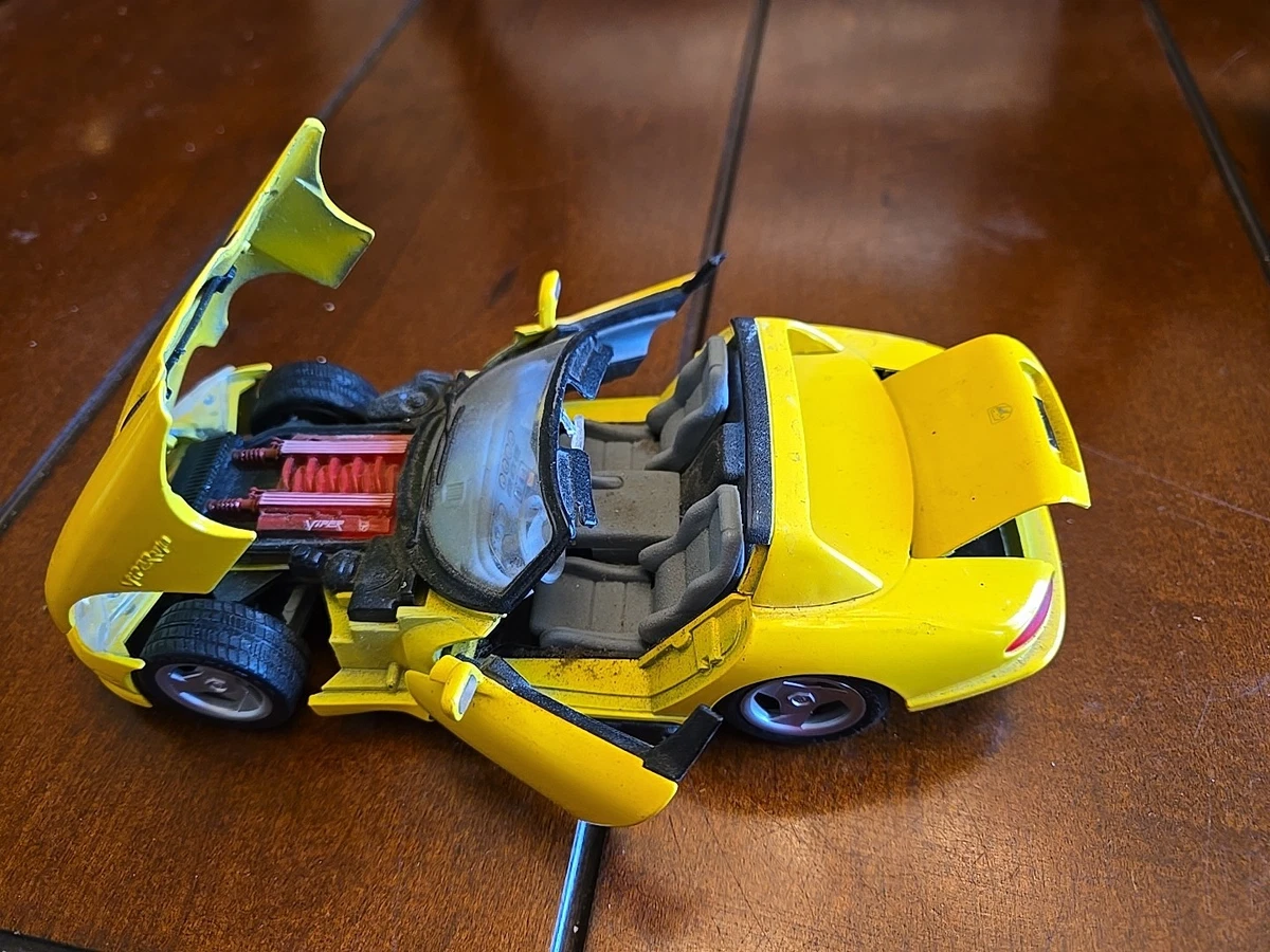 Maisto Dodge Viper RT/10 Cars Contemporary Manufacture Diecast