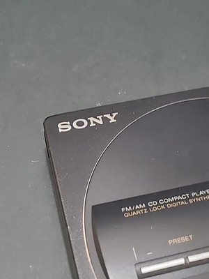 Sony D-T100 Discman Portable Compact Disc CD Player FOR PARTS OR
