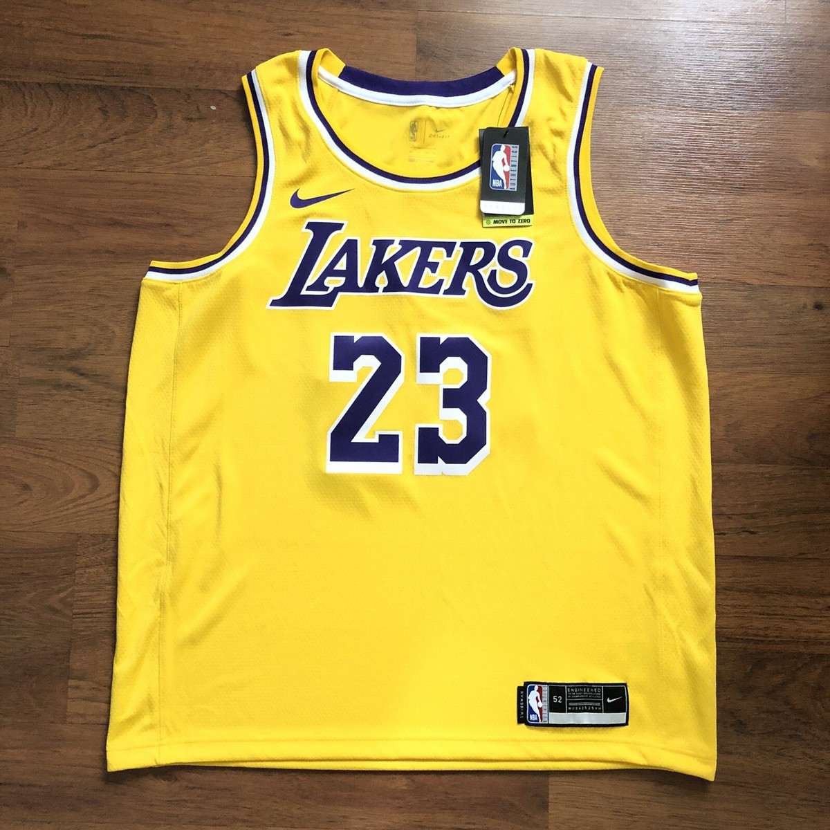 Nike Los Angeles Lakers LeBron James Swingman Jersey Mens XL (52