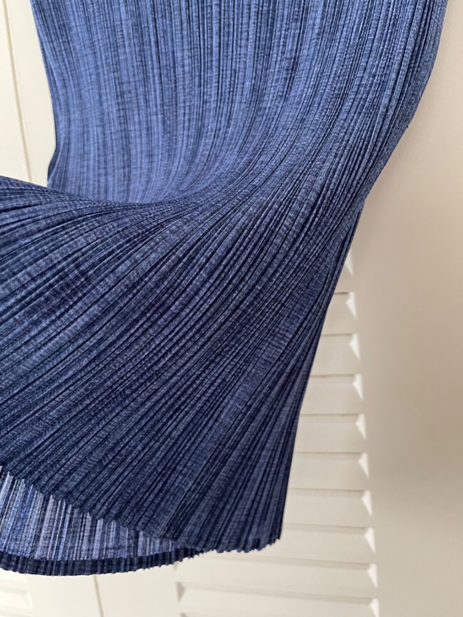 ISSEY MIYAKE Pleats Please Sleeveless Top Indigo Blue Size 3 from
