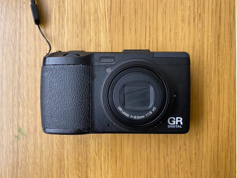RICOH GR DIGITAL IV （GRD4）Point and Shoot Digital Compact Camera