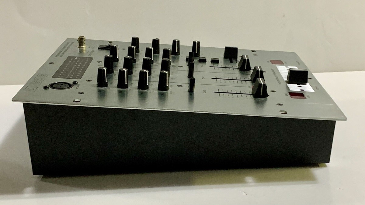 In-Box Behringer DX626 Professional 3 Channel DJ Mixer With BPM
