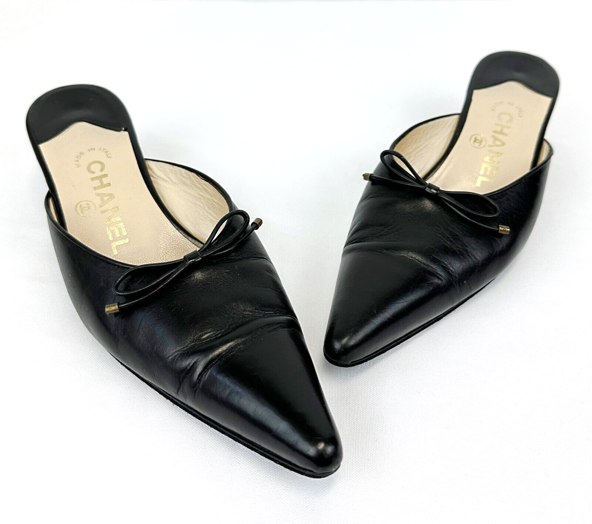 CHANEL Black Leather Pointed Toe Bow Pumps 37.5 7.5 Mules Kitten