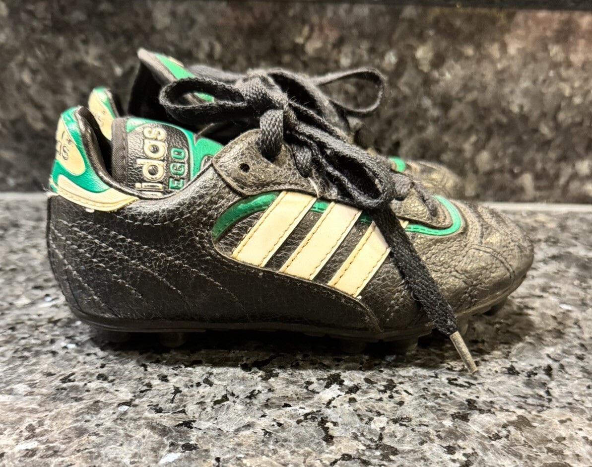 Adidas Diego Soccer cleats #015258 Size 10.5 Boy Black/White/Green