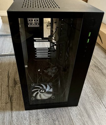 Lian Li PC-O11 Dynamic Razer Edition ATX Mid Tower Computer Case