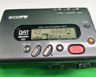 Sony TCD D7 Dat Walkman Excellent Cosmetic Condition Tested /Works