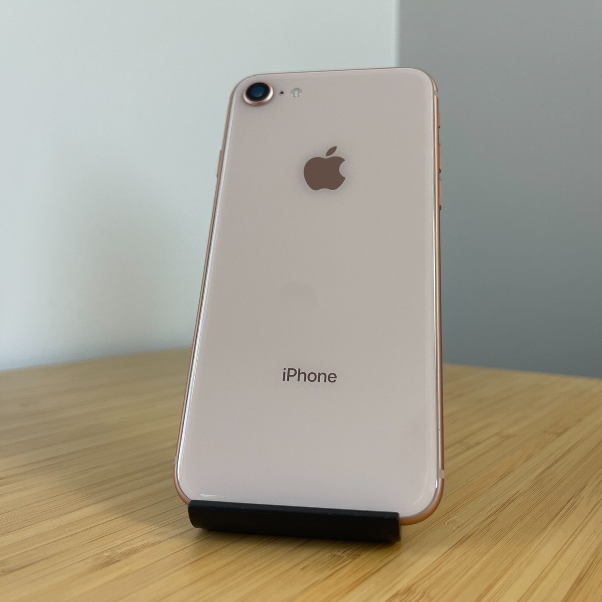 iPhone 8 64GB simフリー本体 302