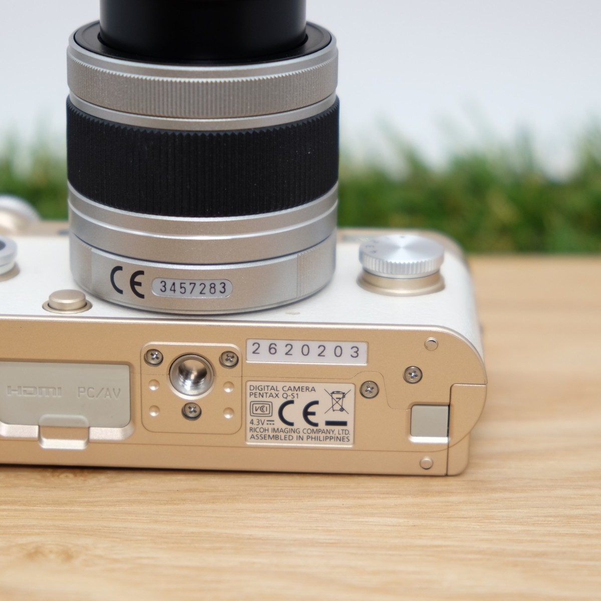 Pentax Q-S1 12.4MP White 02 Standard Zoom Lens Kit W/ Box Japan