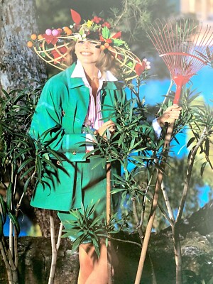 CHANEL 1992 SPRING VINTAGE CATALOGUE BOOK MAGAZINE COLLECTOR