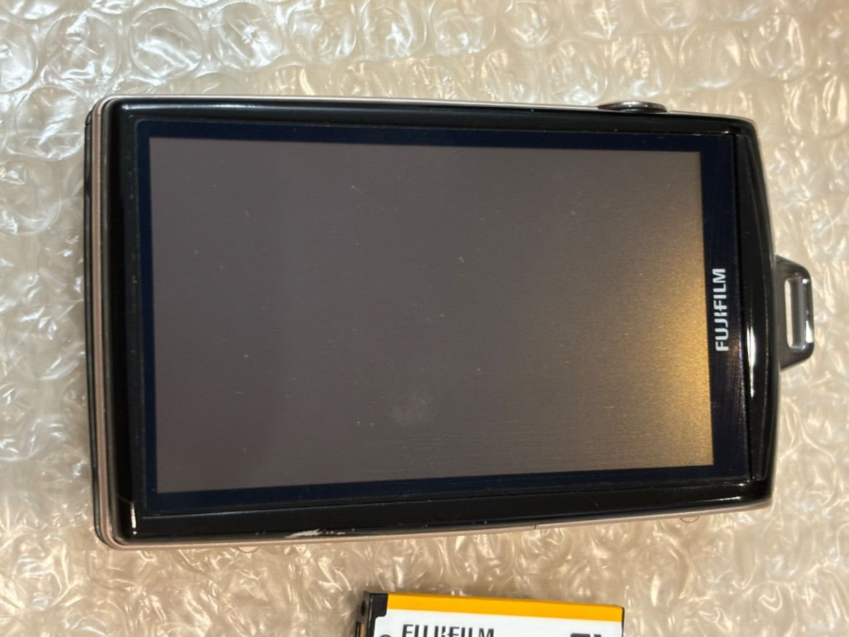 FUJIFILM FinePix Z1000EXR Gold Digital Camera 16.0MP 10x Optical