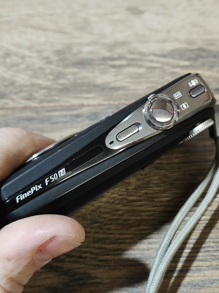 Fujifilm FinePix F50fd 12.0MP Compact Digital Camera Black Tested