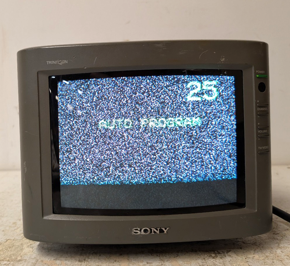 Vintage Sony Trinitron KV-8AD11 ~ 8” Portable Color TV w/ Remote