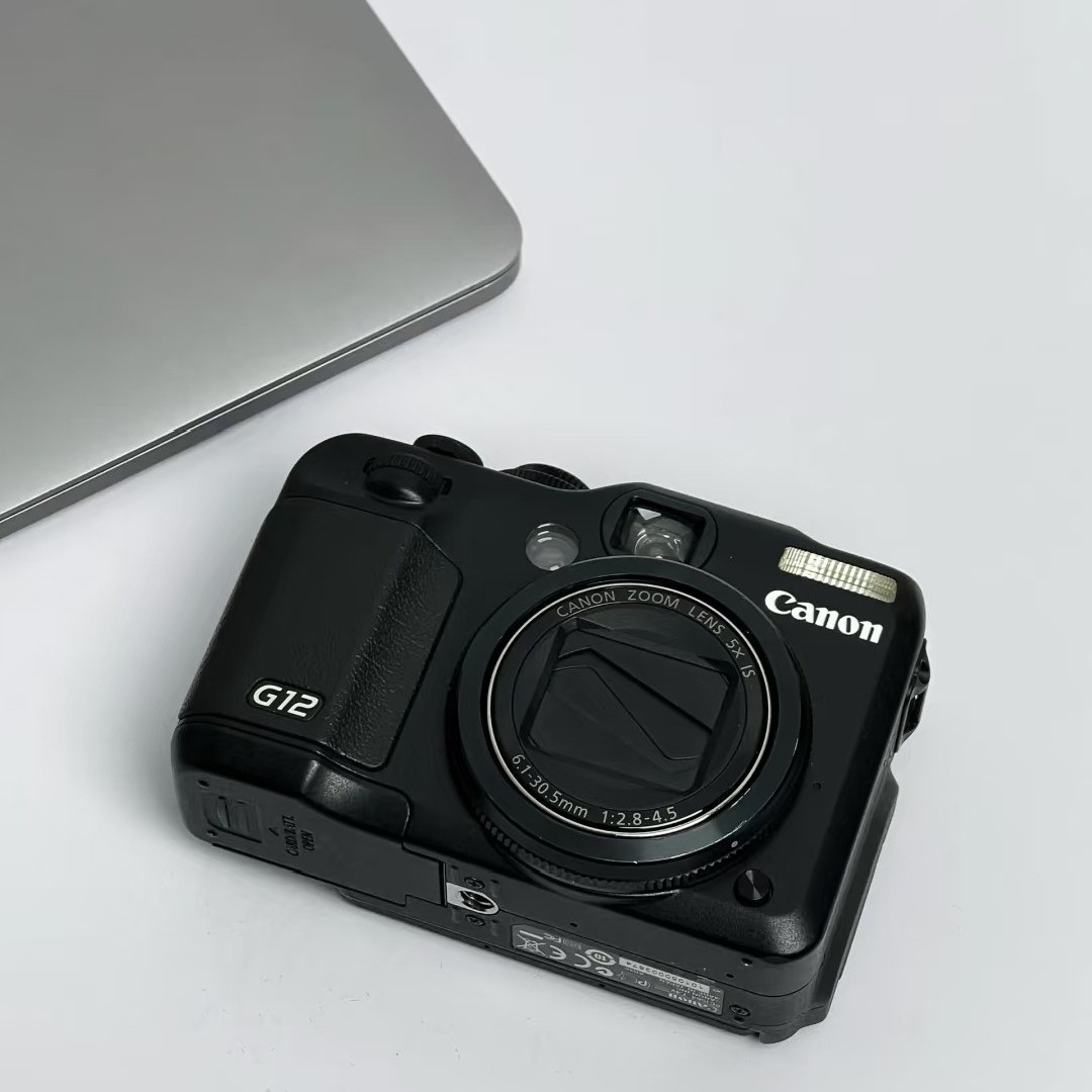 Canon Power Shot G12 Digital Camera 10 MP 5x Optical Zoom with