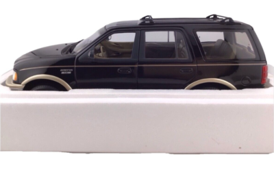 UT Models FORD Expedition EDDIE BAUER Die-Cast 1:18 Scale Black