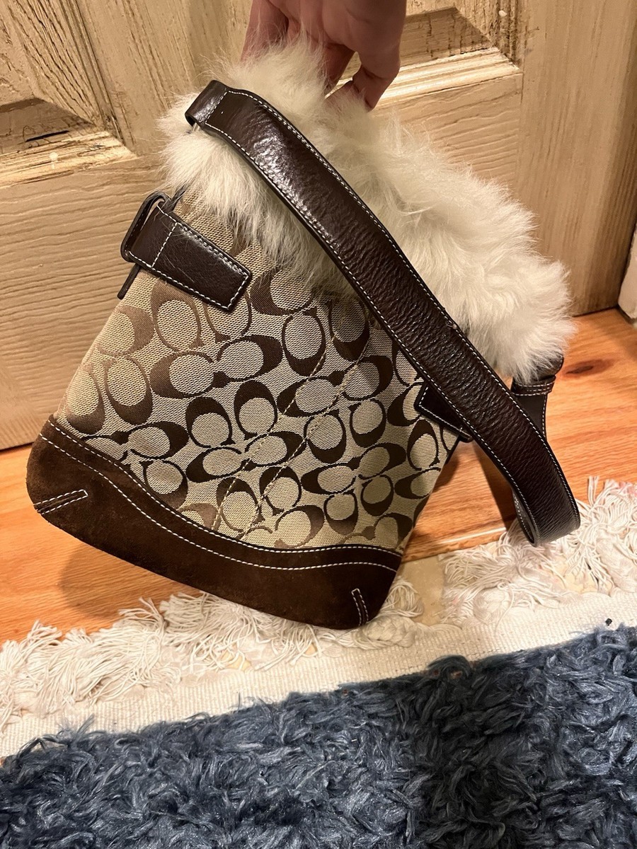 Coach Signature Canvas With Fur Handbag F052-8K47 Pre-owned