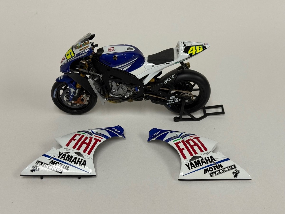 1/12 Minichamps Yamaha YZR-M1 from 2007 Moto GP Valentino Rossi