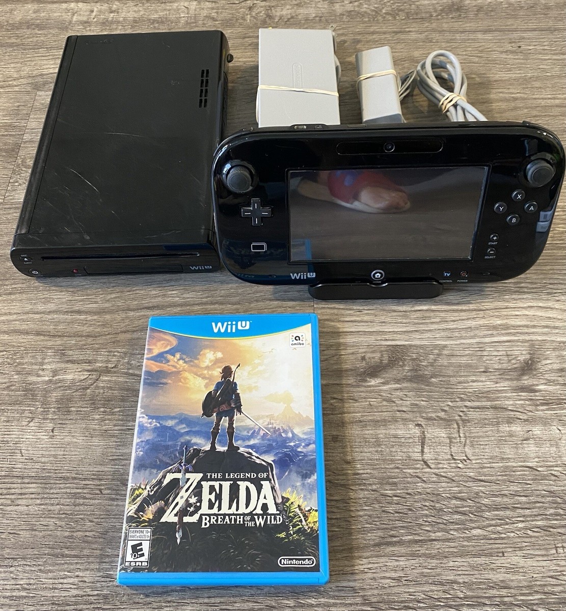 Nintendo Wii U 32GB Deluxe System With The Legend Of Zelda Breath