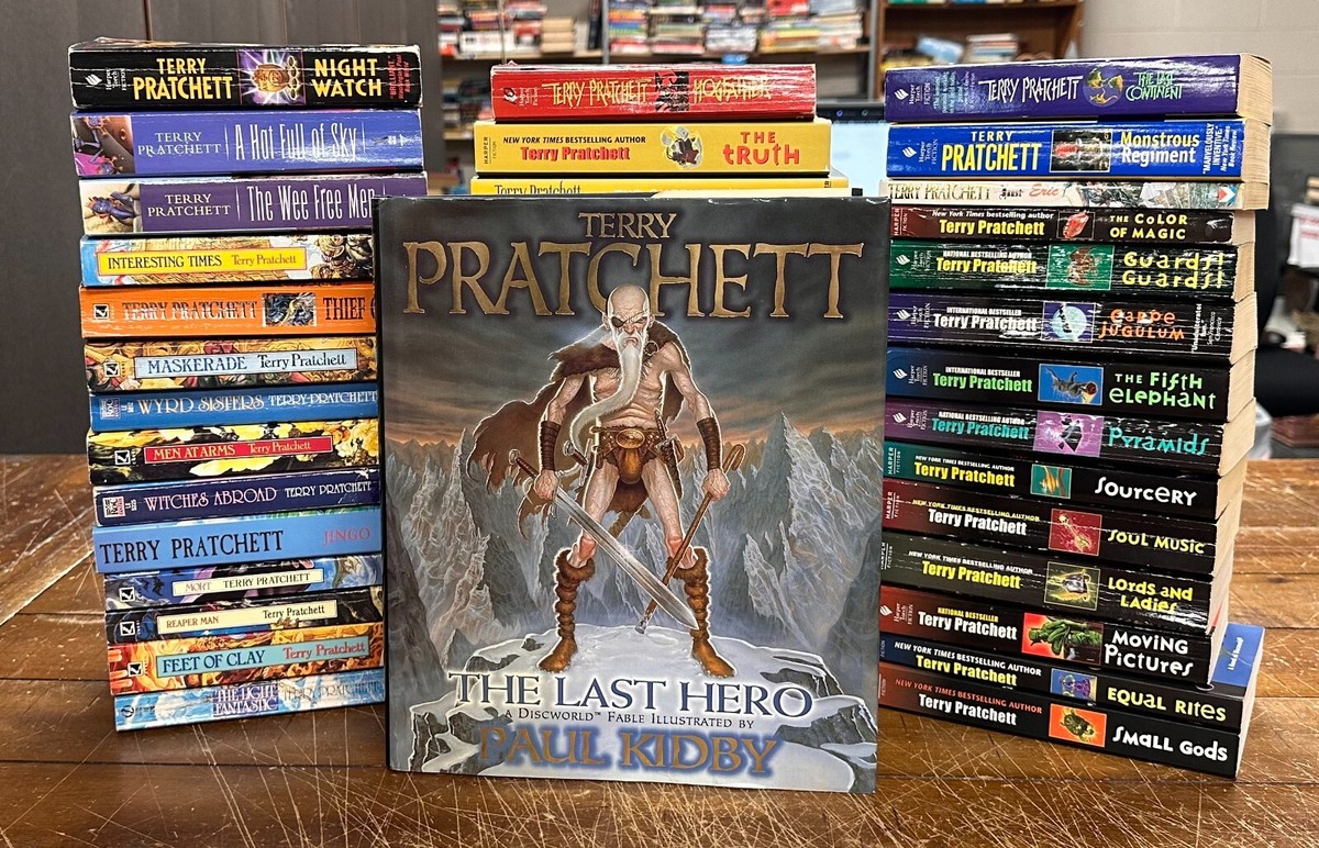 Complete Set Series - Lot of 41 Discworld books by Terry Pratchett