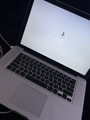 Apple MacBook Pro (15.4-Inch, Mid 2010) Core i7 2.66GHz 8GB Ram