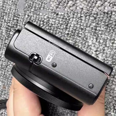 Sony Cyber-Shot RX100 II DSC-RX100M2 20.2 MP F1.8-4.9 Zeiss Lens