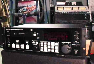 Aiwa LCX-MD211 Minidisc/CD/Cassette Mini-System. 110/220v Uber
