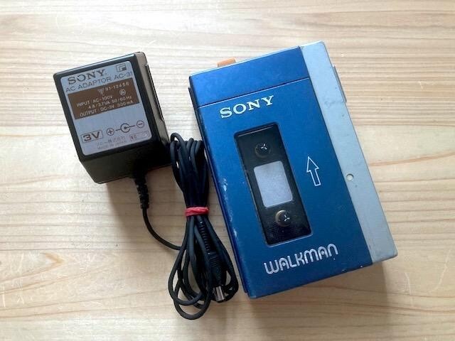 SONY Walkman TPS-L2 Cassette Player Stereo operation From Japan