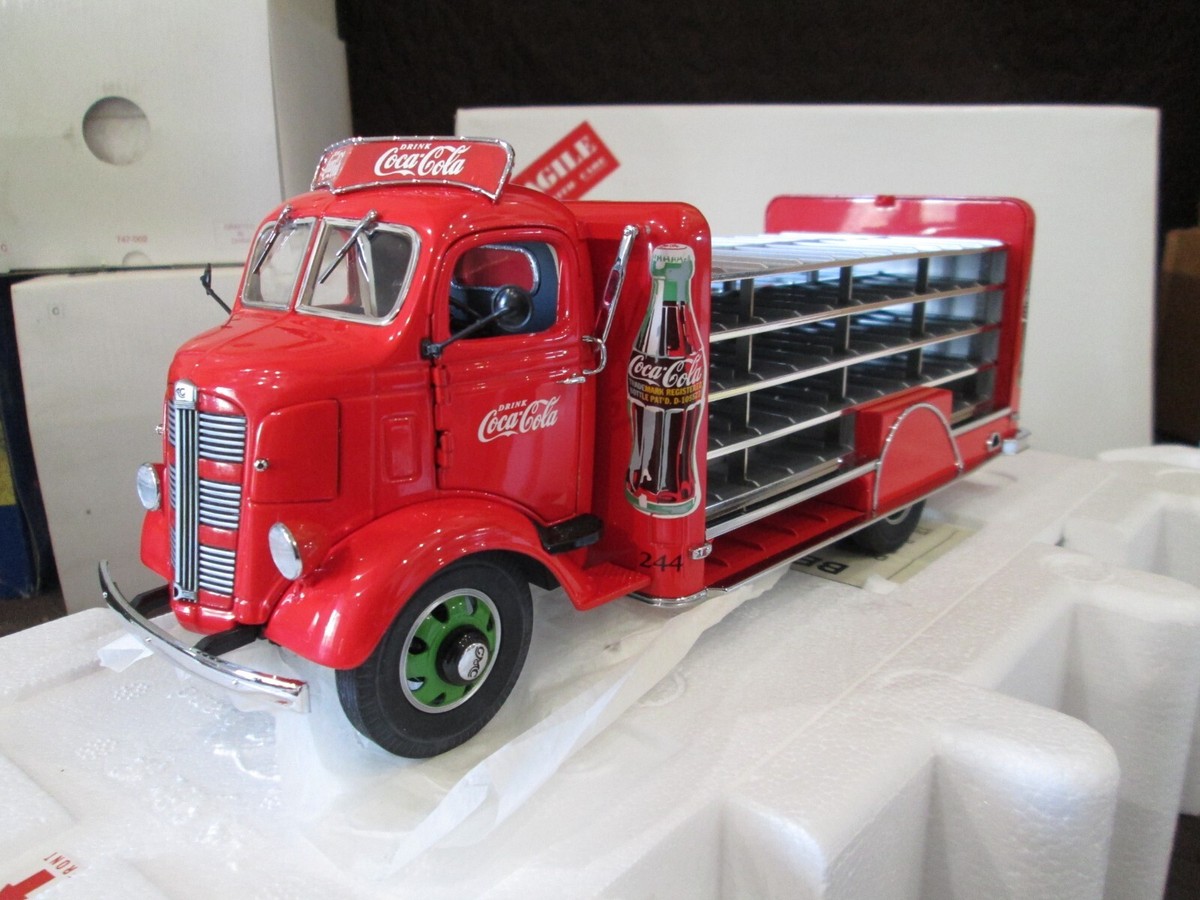 Danbury Mint Diecast 1938 GMC Cabover engine Coca Cola Delivery