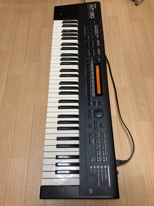 Roland XP-30 61-Key Keyboard Synthesizer Black keyboard Music