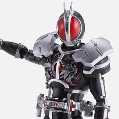 Bandai S.H.Figuarts Shinkocchou Seihou Kamen Rider Faiz Axel Form