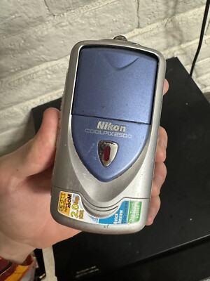 Nikon Coolpix E2500 2.0 Mega Pixel 3x Optical Zoom Silver Compact