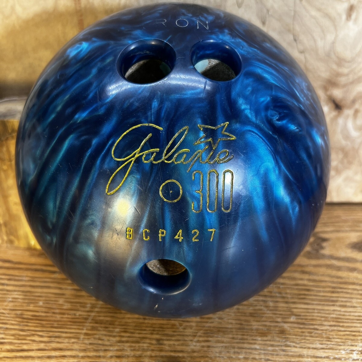 VTG Galaxie 300 Bowling Ball 14lb. Blue/Dark Blue Pearl Marbled