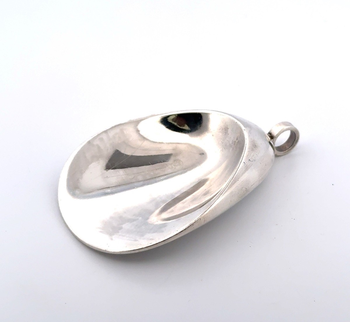 Vintage Georg Jensen 925 Sterling Silver Oyster Pendant #328