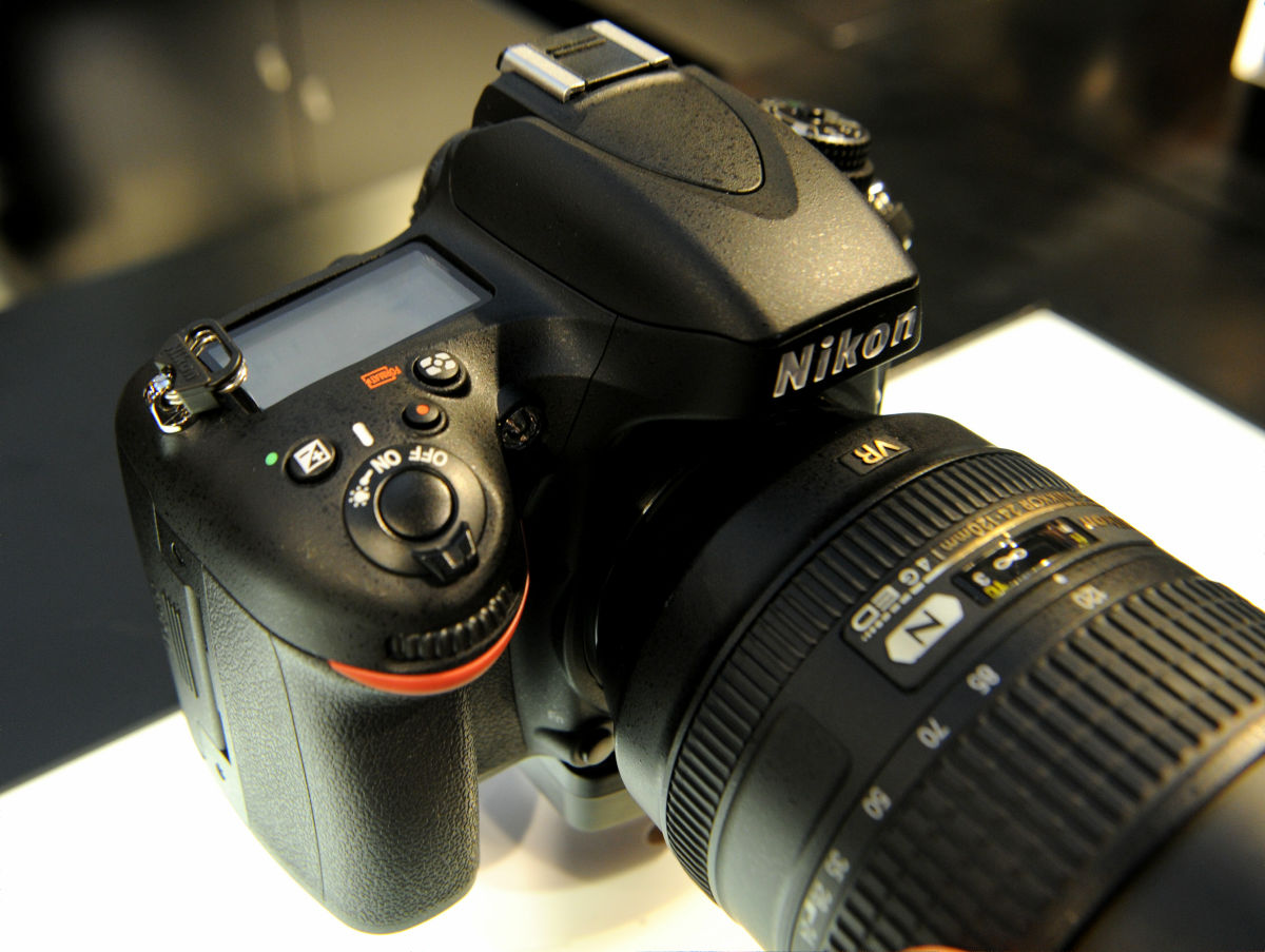 2400万画素のフルサイズセンサー搭載で19万円台、ニコン「D600」実機