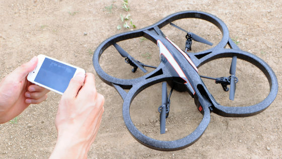 誰でも簡単にHDムービーが空撮できてiPhone/iPadがコントローラーに