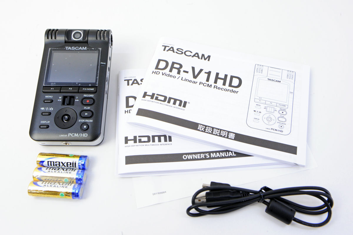 180度回転するカメラでHD映像を撮りつつリニアPCM録音ができる「DR