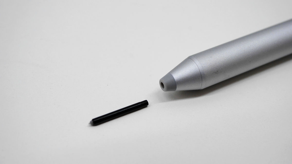 1024段階の筆圧感知と「消しゴム」トップボタン採用のSurface Pro 4の