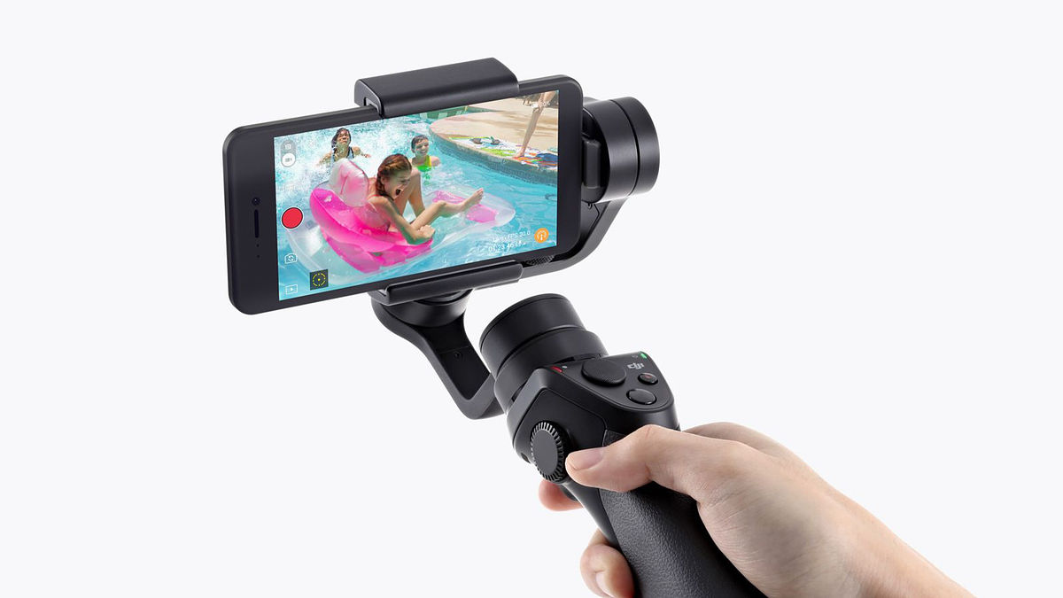 スマホカメラのブレを防止し、対象物の自動追尾も可能なハンディ