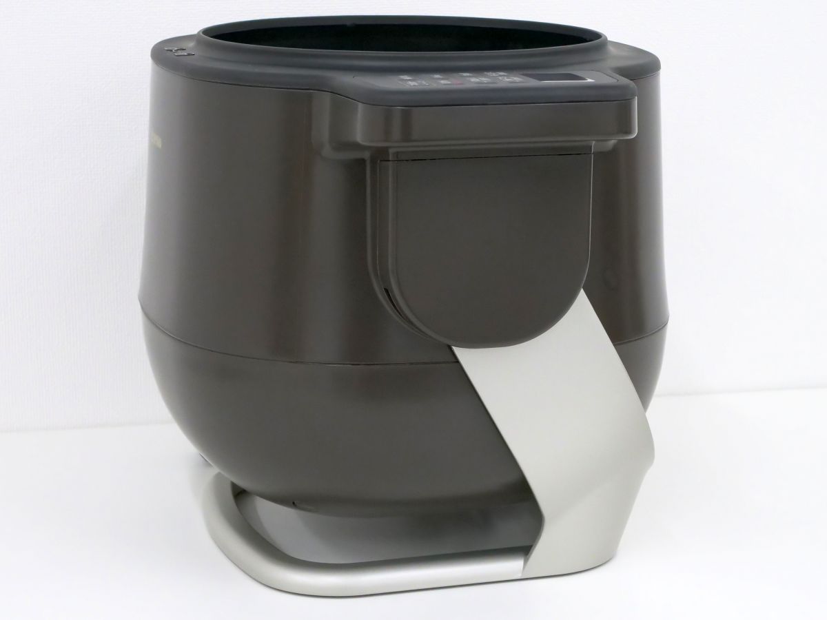 洗濯機のように回転しながら自動調理してくれる革命的調理器具