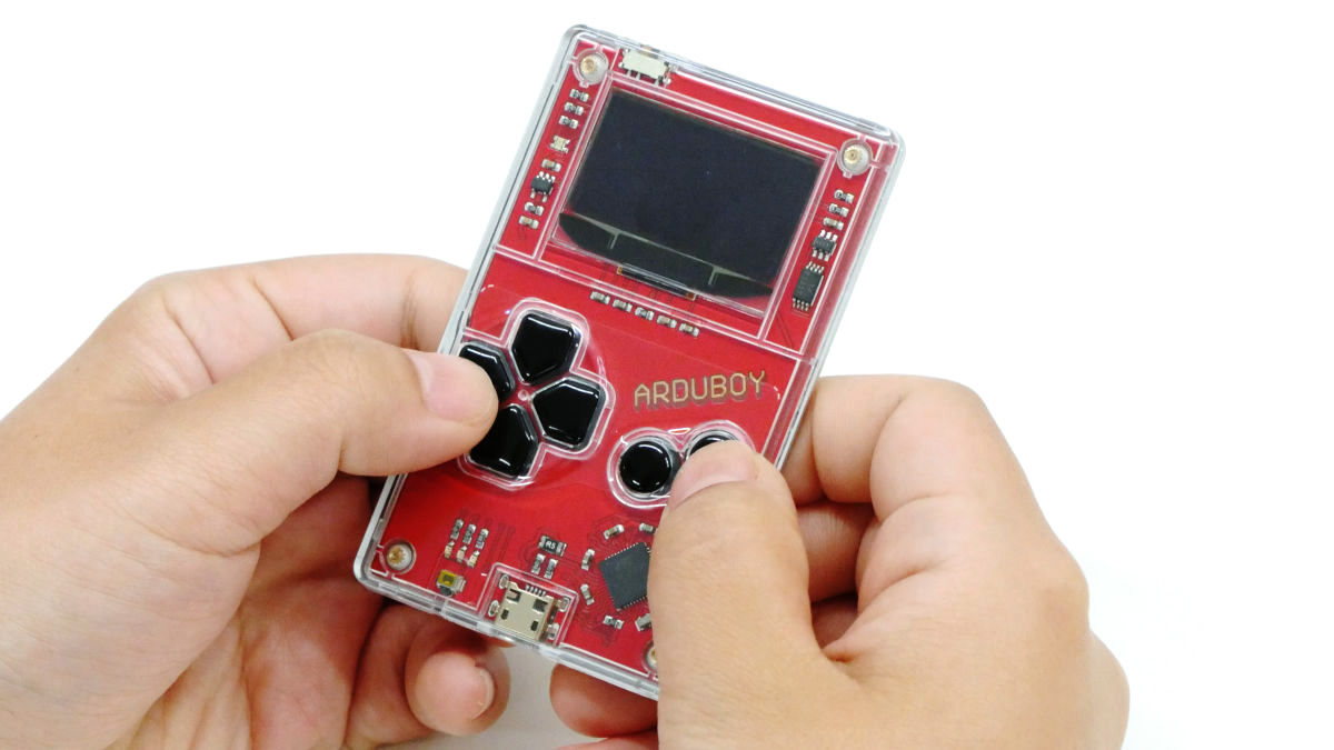 ゲームボーイライクな小型ゲーム機「Arduboy」の開発者がトランプ関税