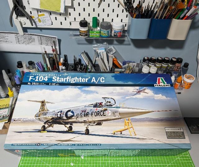 Italeri 1/32 F-104A Starfighter - LSP Silver Jubilee - Large Scale